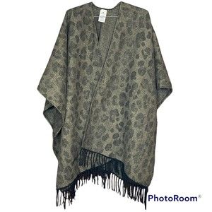 Woolrich Woman’s Thick Polyester Viscose Blend Poncho One Size
